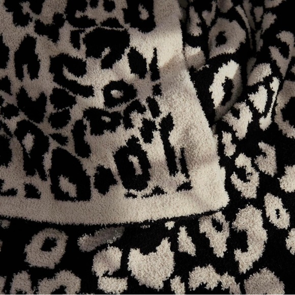 Luxury leopard print throw blankets - Picture 5 of 6